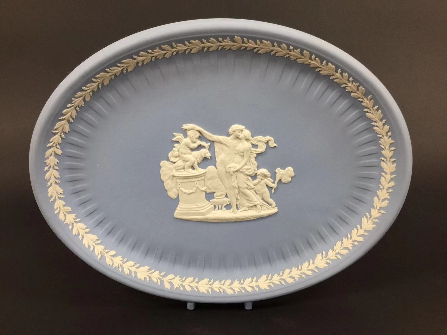 英国Wedgwood天使人物故事立体赏盘