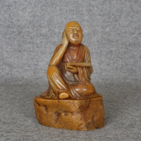 寿山雕书卷罗汉摆件