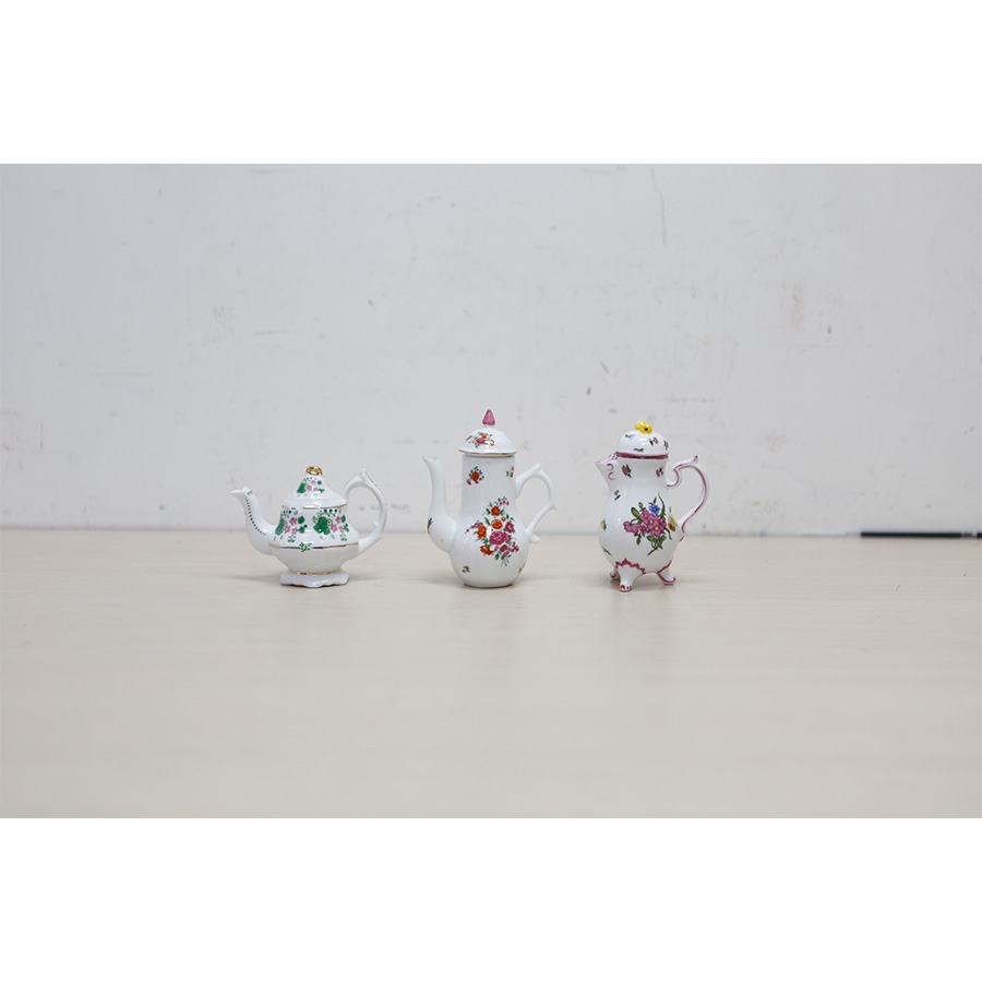 英国品牌制"THE QUEENS COLLECTON"各式迷你瓷壶