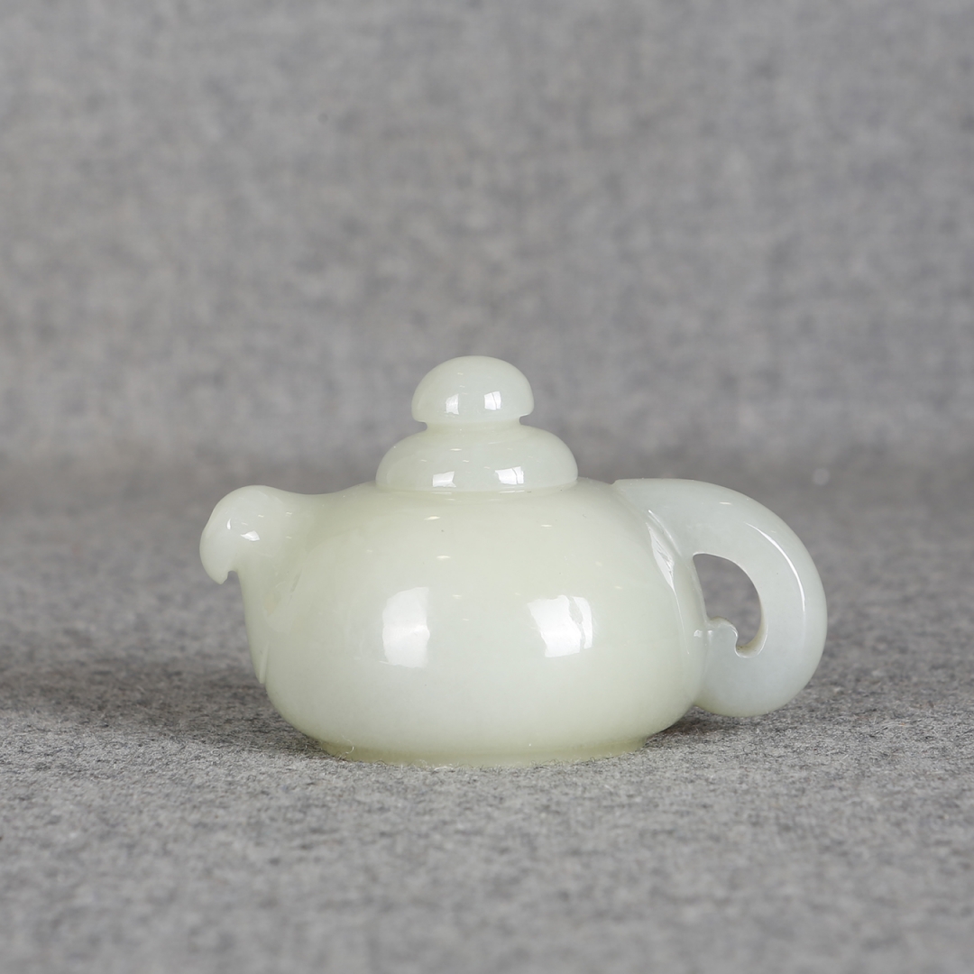青玉小茶壶 1件
